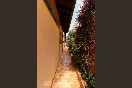 Casa à venda com 170m², 3 quartos e 2 vagasCorredor