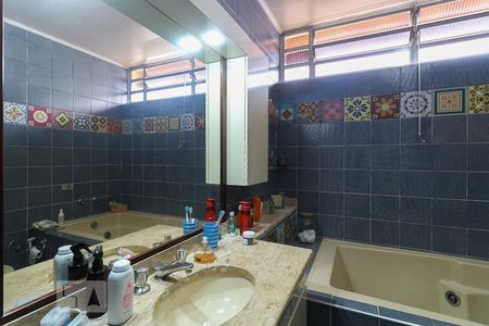 Casa à venda com 170m², 3 quartos e 2 vagasBanheiro da Suíte