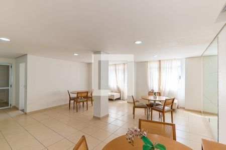 Apartamento para alugar com 50m², 2 quartos e 1 vaga Apartamento para alugar com 50m², 2 quartos e 1 vagaÁrea comum - Salão de festas