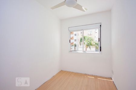 Quarto 1 de apartamento à venda com 3 quartos, 69m² em Vila Ipiranga, Porto Alegre