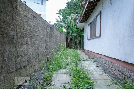 Casa à venda com 320m², 5 quartos e 6 vagasQuintal