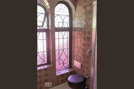 Casa à venda com 320m², 5 quartos e 6 vagasBanheiro do Corredor