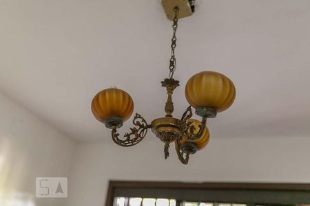 Casa à venda com 320m², 5 quartos e 6 vagasEscritório