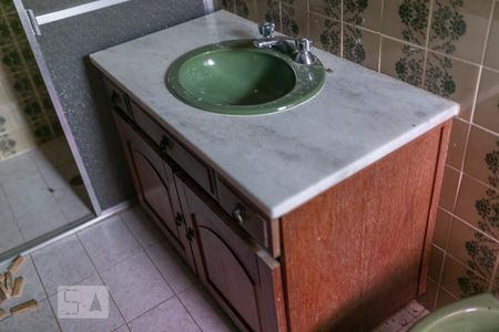 Casa à venda com 320m², 5 quartos e 6 vagasBanheiro da Suíte