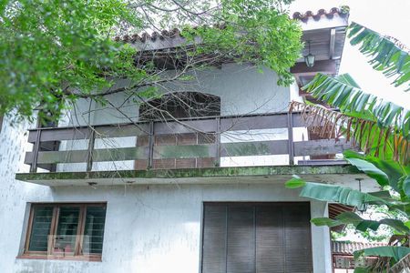 Casa à venda com 320m², 5 quartos e 6 vagasSacada