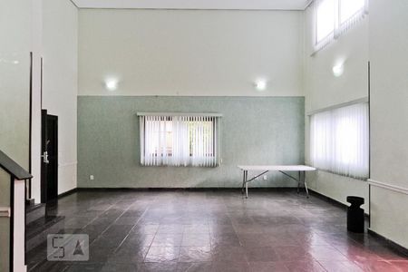 Apartamento para alugar com 70m², 2 quartos e 1 vagaÁrea comum - Salão de festas