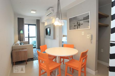 Sala de kitnet/studio para alugar com 1 quarto, 36m² em Jacarepaguá, Rio de Janeiro