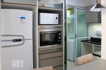 Apartamento para alugar com 74m², 2 quartos e 1 vagaCozinha 