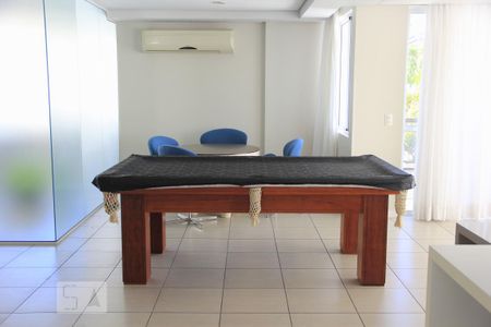 Apartamento para alugar com 74m², 2 quartos e 1 vagaÁrea comum - Salão de festas