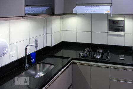 Apartamento para alugar com 74m², 2 quartos e 1 vagaCozinha 