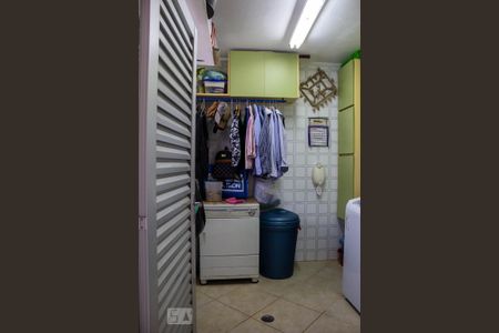 Casa à venda com 200m², 3 quartos e 3 vagasÁrea de Serviço