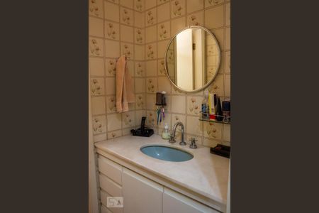 Casa à venda com 200m², 3 quartos e 3 vagasBanheiro