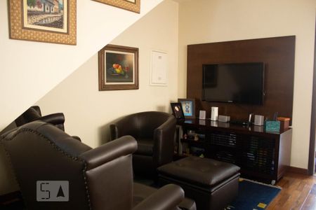 Sala de TV de casa à venda com 3 quartos, 200m² em Vila Sao Pedro, São Paulo