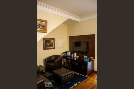 Sala de TV de casa à venda com 3 quartos, 200m² em Vila Sao Pedro, São Paulo