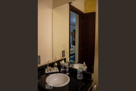 Casa à venda com 200m², 3 quartos e 3 vagasLavabo