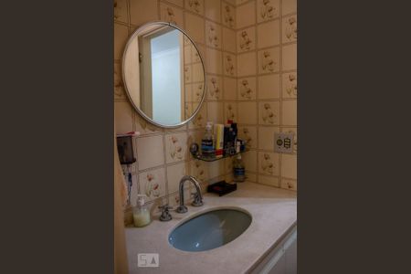 Casa à venda com 200m², 3 quartos e 3 vagasBanheiro