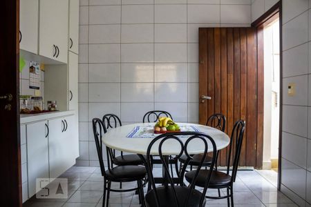 Casa à venda com 200m², 3 quartos e 3 vagasCozinha