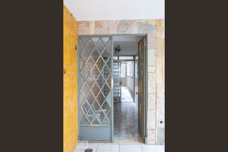 Casa à venda com 130m², 2 quartos e 2 vagasEntrada