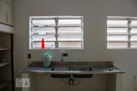 Casa à venda com 130m², 2 quartos e 2 vagasCozinha