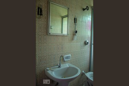 Casa à venda com 130m², 2 quartos e 2 vagasBanheiro Suíte 2