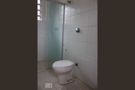 Casa à venda com 130m², 2 quartos e 2 vagasBanheiro Suíte 1