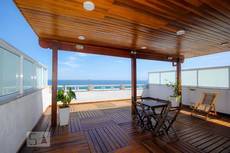 Apartamento à venda com 67m², 2 quartos e sem vaga Apartamento à venda com 67m², 2 quartos e sem vagaÁrea comum - Churrasqueira