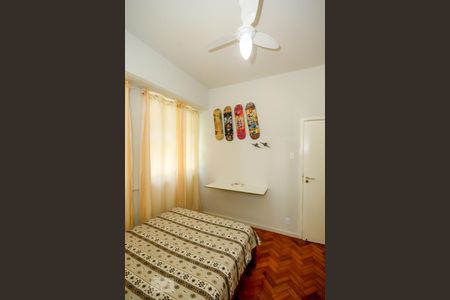 Quarto 1 de apartamento para alugar com 2 quartos, 67m² em Copacabana, Rio de Janeiro