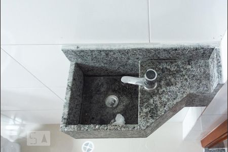 Pia Banheiro de kitnet/studio para alugar com 1 quarto, 30m² em Jardim Aricanduva, São Paulo