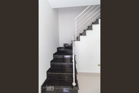 Escada de casa de condomínio à venda com 2 quartos, 70m² em Vila Matilde, São Paulo