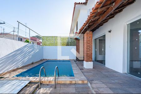 Casa para alugar com 230m², 4 quartos e 2 vagasPiscina