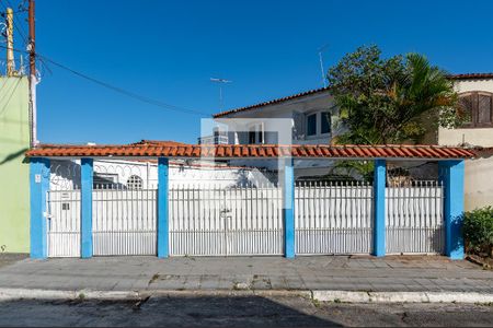 Casa para alugar com 230m², 4 quartos e 2 vagasFachada