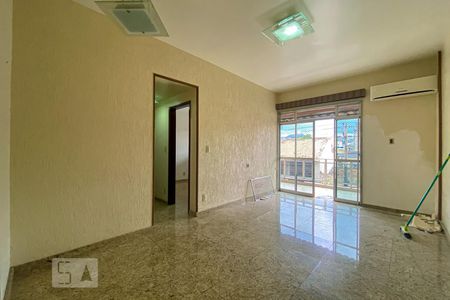 Sala de apartamento à venda com 3 quartos, 80m² em Olaria, Rio de Janeiro