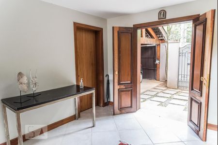 Hall de Entrada de casa para alugar com 3 quartos, 300m² em Paraíso do Morumbi, São Paulo