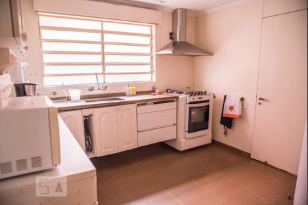 Casa para alugar com 300m², 3 quartos e 2 vagasCozinha
