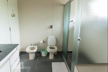 Casa para alugar com 300m², 3 quartos e 2 vagasBanheiro Suite