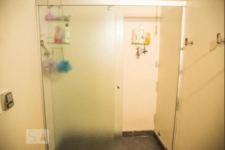 Casa para alugar com 300m², 3 quartos e 2 vagasBanheiro 1