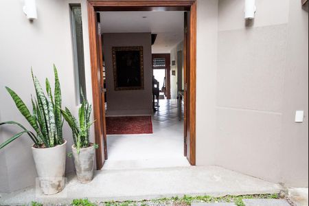 Porta de Entrada de casa para alugar com 3 quartos, 300m² em Paraíso do Morumbi, São Paulo