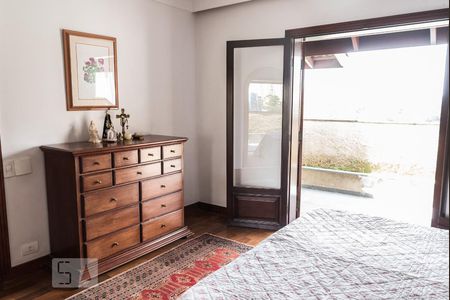 Casa para alugar com 300m², 3 quartos e 2 vagasSuite