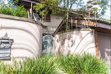 Casa para alugar com 300m², 3 quartos e 2 vagasFachada