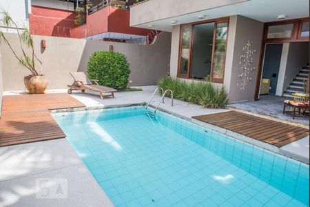 Casa para alugar com 300m², 3 quartos e 2 vagasPiscina