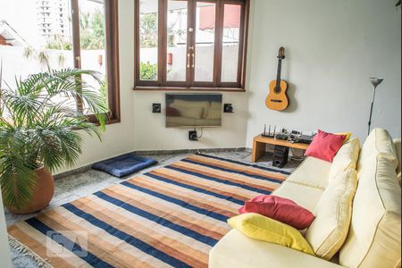 Casa para alugar com 300m², 3 quartos e 2 vagasSala 3