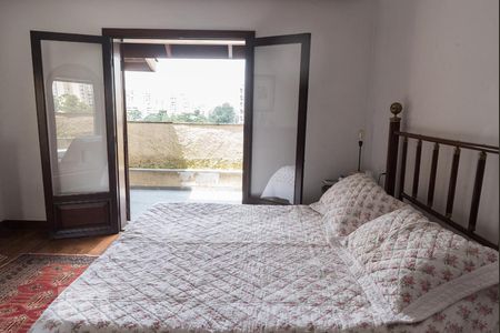 Casa para alugar com 300m², 3 quartos e 2 vagasSuite