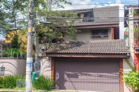 Casa para alugar com 300m², 3 quartos e 2 vagasFachada