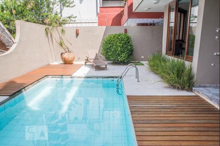 Casa para alugar com 300m², 3 quartos e 2 vagasPiscina