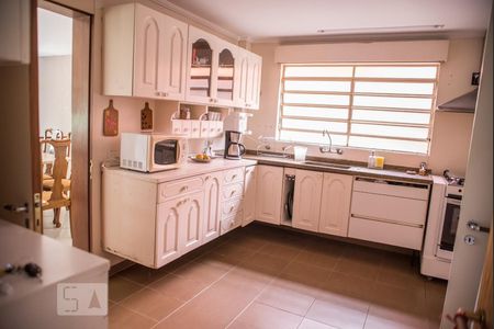 Casa para alugar com 300m², 3 quartos e 2 vagasCozinha