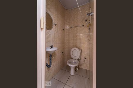 Casa à venda com 200m², 3 quartos e 2 vagas Casa à venda com 200m², 3 quartos e 2 vagasEdícula - Banheiro