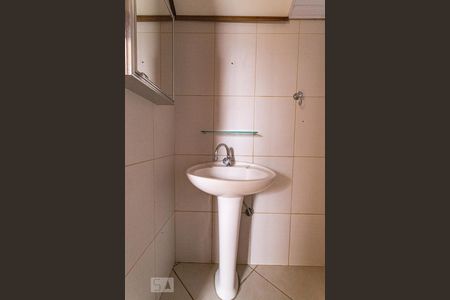 Casa à venda com 200m², 3 quartos e 2 vagas Casa à venda com 200m², 3 quartos e 2 vagasLavabo