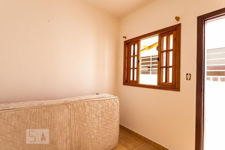 Casa à venda com 200m², 3 quartos e 2 vagas Casa à venda com 200m², 3 quartos e 2 vagasEdícula - Quarto