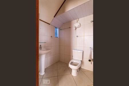 Casa à venda com 200m², 3 quartos e 2 vagas Casa à venda com 200m², 3 quartos e 2 vagasLavabo