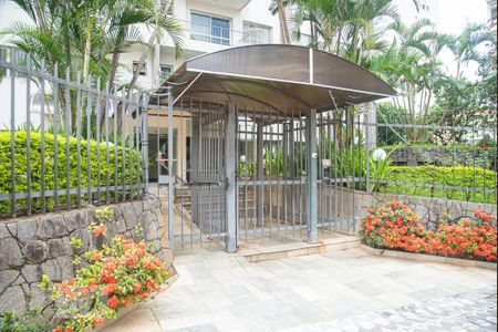 Apartamento para alugar com 170m², 5 quartos e 2 vagas